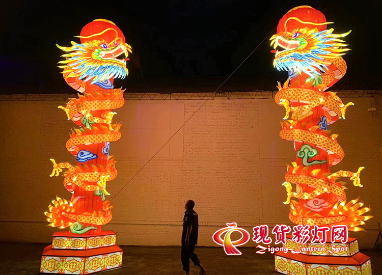 會吐霧的龍抱柱，散點擺放，盤龍抱柱花燈，彩燈