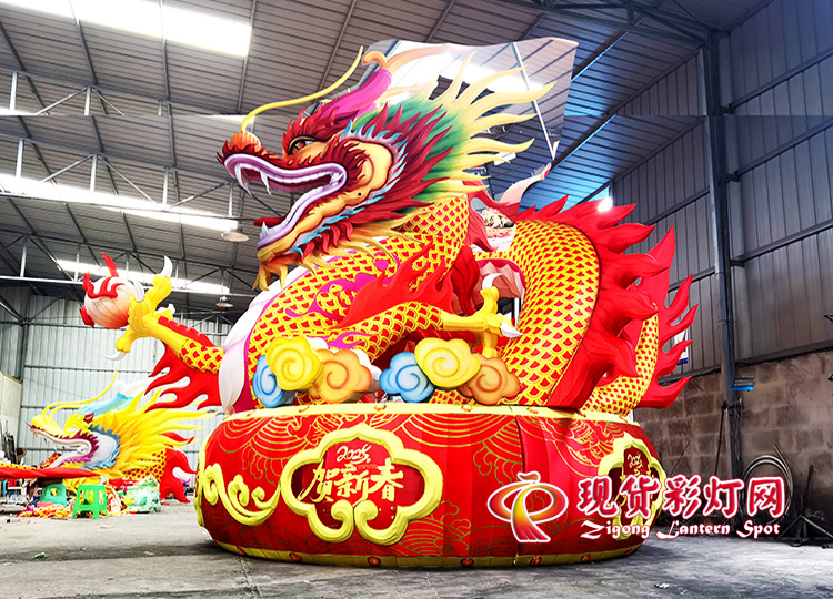 迎賓盤(pán)龍